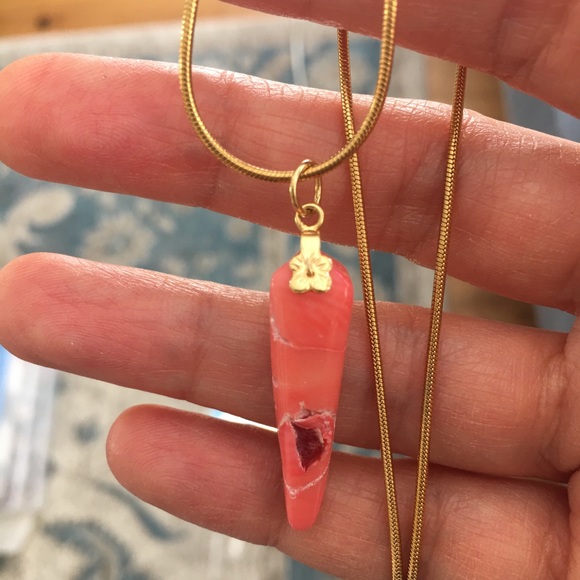 Pink coral pendant & chain - Picture 2 of 3